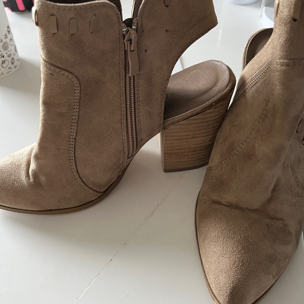 Coccia tan booties - sz 7.5